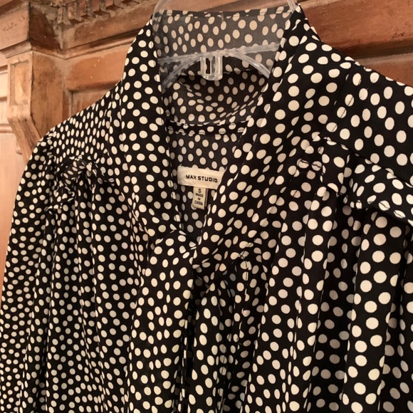 Max Studio V-Neck Polka Dot Tie Up Blouse Size Small - Picture 6 of 13